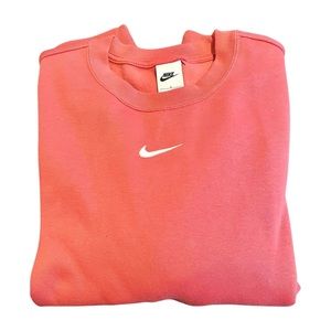 NEW! Nike cropped crew neck sweatshirt.
